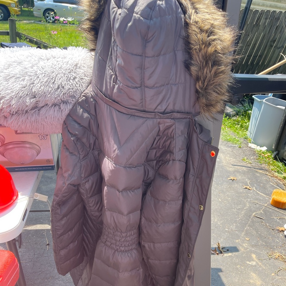 Like New, Worn Once. - image 4